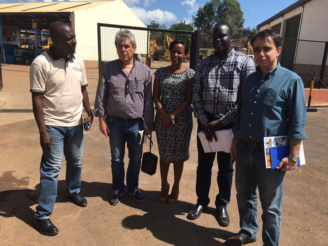 Tomosi Construction Meets Mantrac, Komatsu Tomosi Construction Meets Mantrac, Komatsu